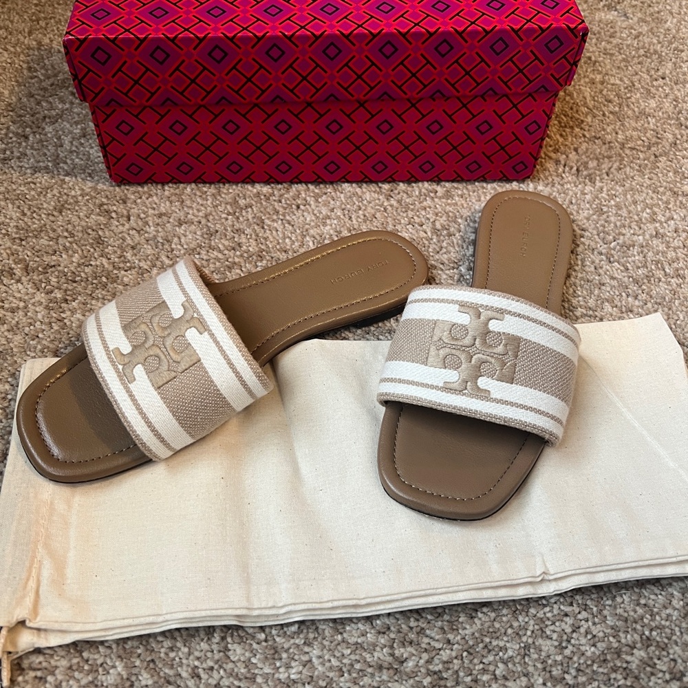 Tory Burch Double T Jacquard Slides - Beige and White